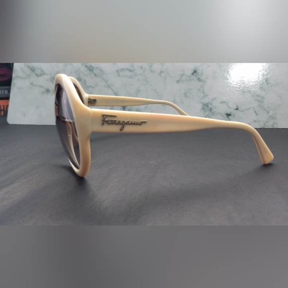 Salvatore Ferragamo Round Off Jackie O Sunglasses Oversized - Picture 7 of 12